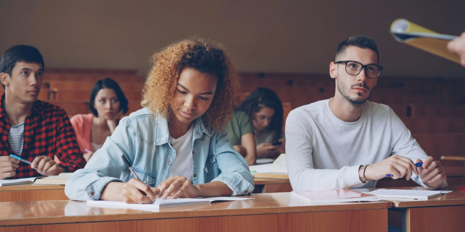 Réseaux et Télécommunications : Nouveaux Défis Réseaux et Télécommunications : Nouveaux Défis